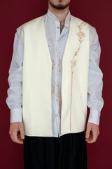 Folklore in beige
