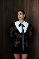 Vine blossom collar