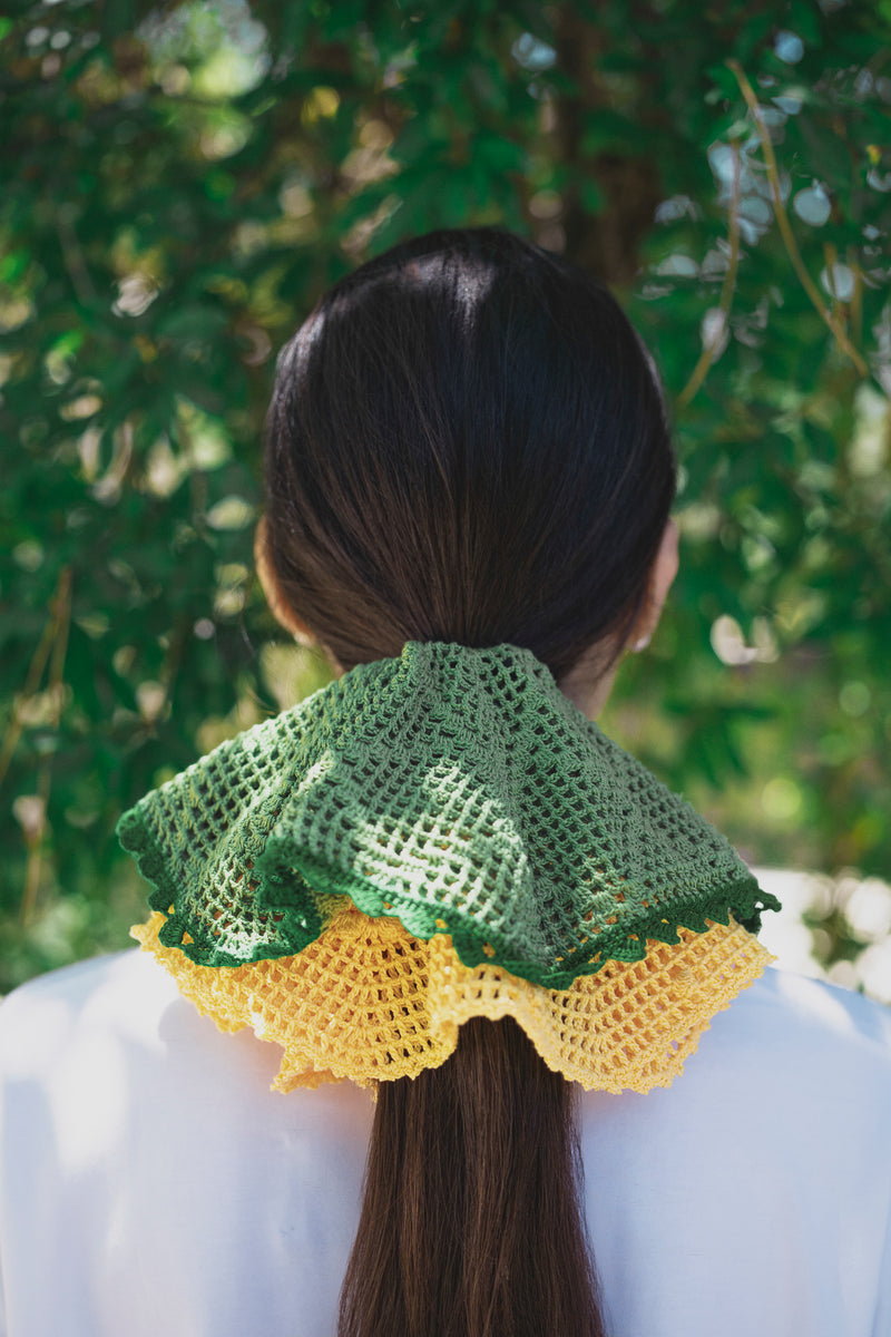 A citrus crochet band
