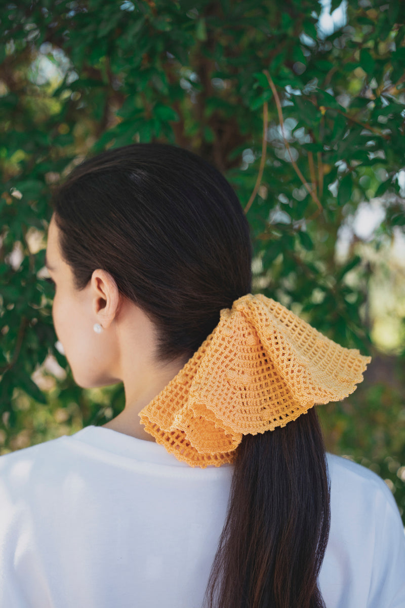 A citrus crochet band